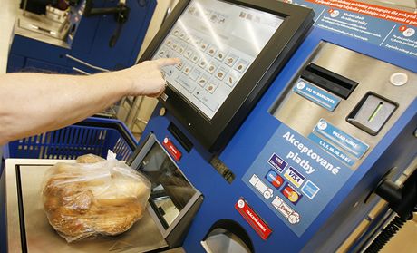 Jak zloději ospravedlňují krádeže u samoobslužných pokladen supermarketu